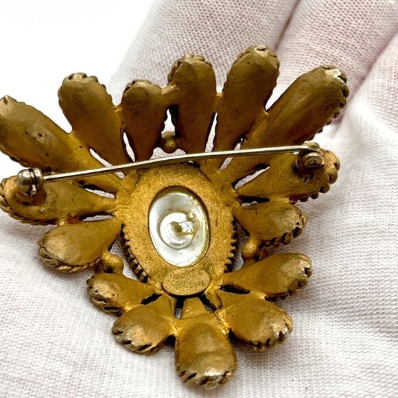 JUDITH GREEN Vintage 1960s Gold Tone Modernist Brooch Pin Rhinestones Oval Pearl - Picture 6 of 8